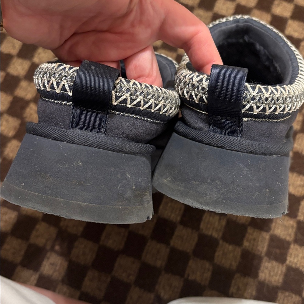 UGG tazz platform slipper - image 5